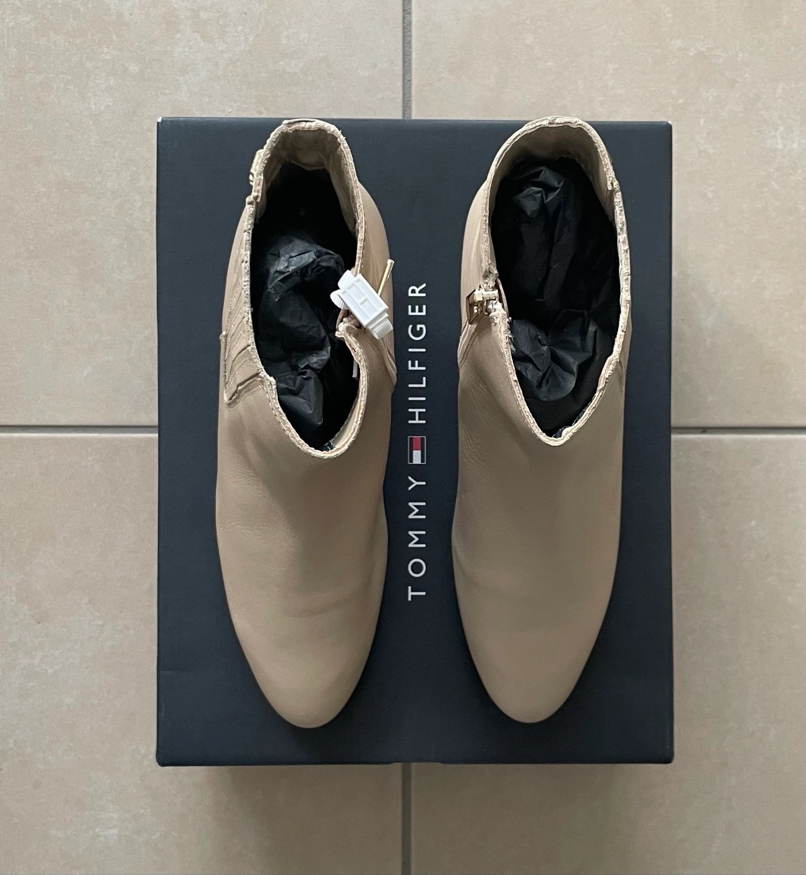Authentic Tommy Hilfiger ankle boots beige leather 4.4 cm heel size 39 – photo 7